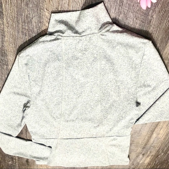 Pink Victoria Secret Active Wear. Light gray long sleeve top Large NWT  (B3) - Picture 10 of 10